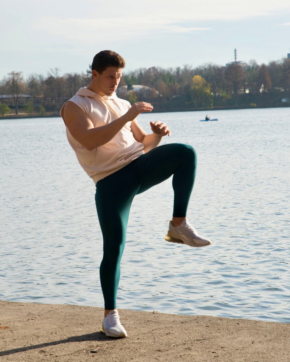 KapowMeggings's tweet image. Compression pants aren’t just for athletes — they’re your all-day performance upgrade. Dive into our latest blog post to uncover how compression gear enhances recovery, boosts endurance, and elevates your style. 💪🚀 #KapowMeggings #MensLeggings #CompressionPants

READ:…