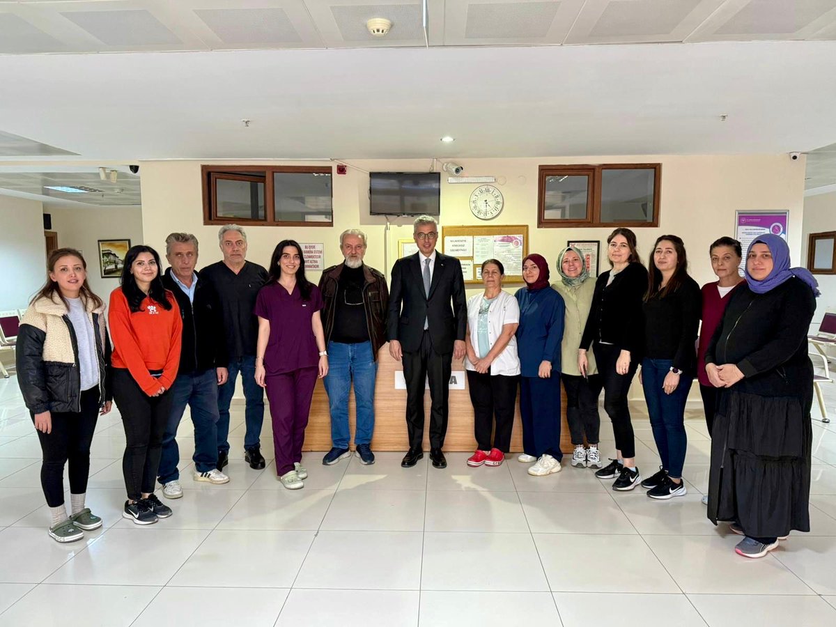 Biz Kocaman Bir Aileyiz ❤

Aile Sağlığı Merkezlerimizde milletimize şifa dağıtan, sağlık sistemimizin gücüne güç katan, büyük bir özveriyle çalışan tüm mesai arkadaşlarıma selamlarımı iletiyorum.     

📍Pursaklar Merkez Aile Sağlığı Merkezi