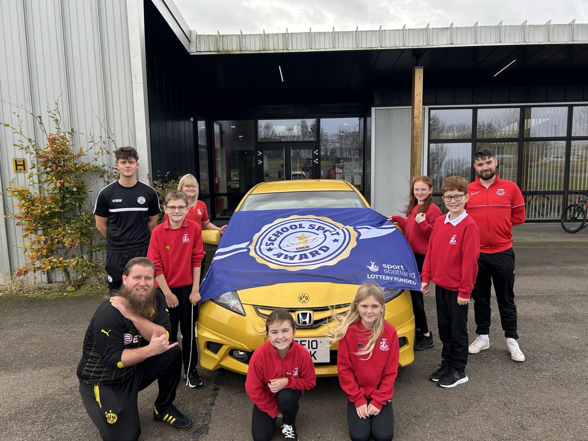 It’s officially official now that we have our gold flag <a href="/sportscotland/">sportscotland</a> <a href="/HighlandCouncil/">The Highland Council</a> <a href="/BVB/">Borussia Dortmund</a> #goingforgold