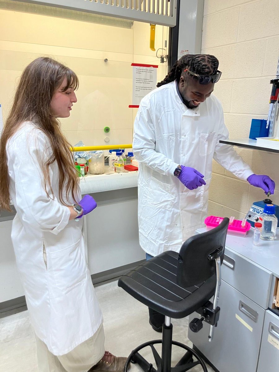 Day 11: More DNA work this morning, followed by sowing Replicate 3 Great Tobago soil samples. Exciting to see germination from MSB tests Dequan set up last week! #DPLUS215 <a href="/UKBCFs/">Biodiversity Challenge Funds</a> <a href="/BVIGovernment/">Government of the VI</a>
