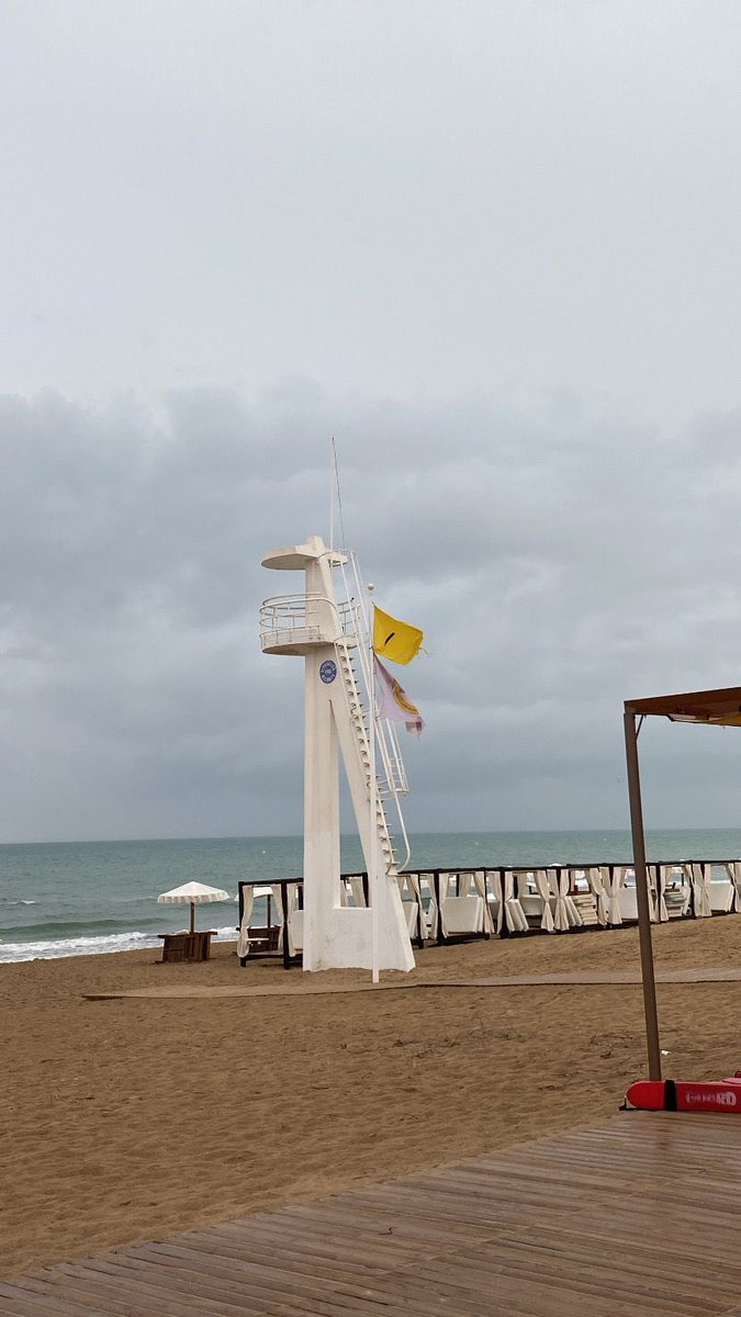 AmbumarSyA's tweet image. ATENCION‼️

Debido a la alerta roja y al comunicado emitido por el @ajuntamentelx de prohibición de actividades al aire libre y limitación de los desplazamientos queda anulado el servicio de salvamento y socorrismo para el viernes día 10

Atentos a los canales oficiales de…