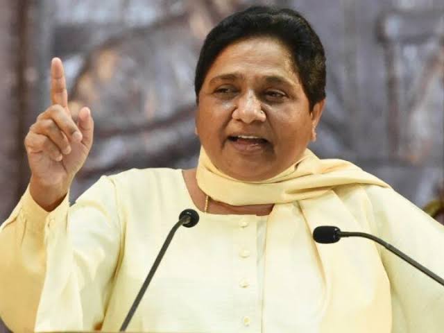 उत्तर प्रदेश का बहुजन किसके साथ है...

1 - अखिलेश यादव जी
2 - मायावती जी