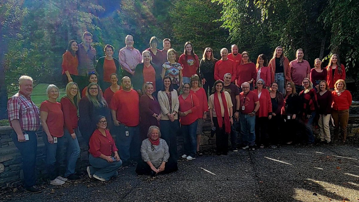 wilsonlanguage's tweet image. 📸 We’re wearing red for #DyslexiaAwarenessMonth!

At our recent Town Hall, the Wilson team proudly showed up in red to support the dyslexic community and the educators who uplift them.

Together, we stand for Literacy for All. ❤️

#WilsonLanguage #DyslexiaSupport