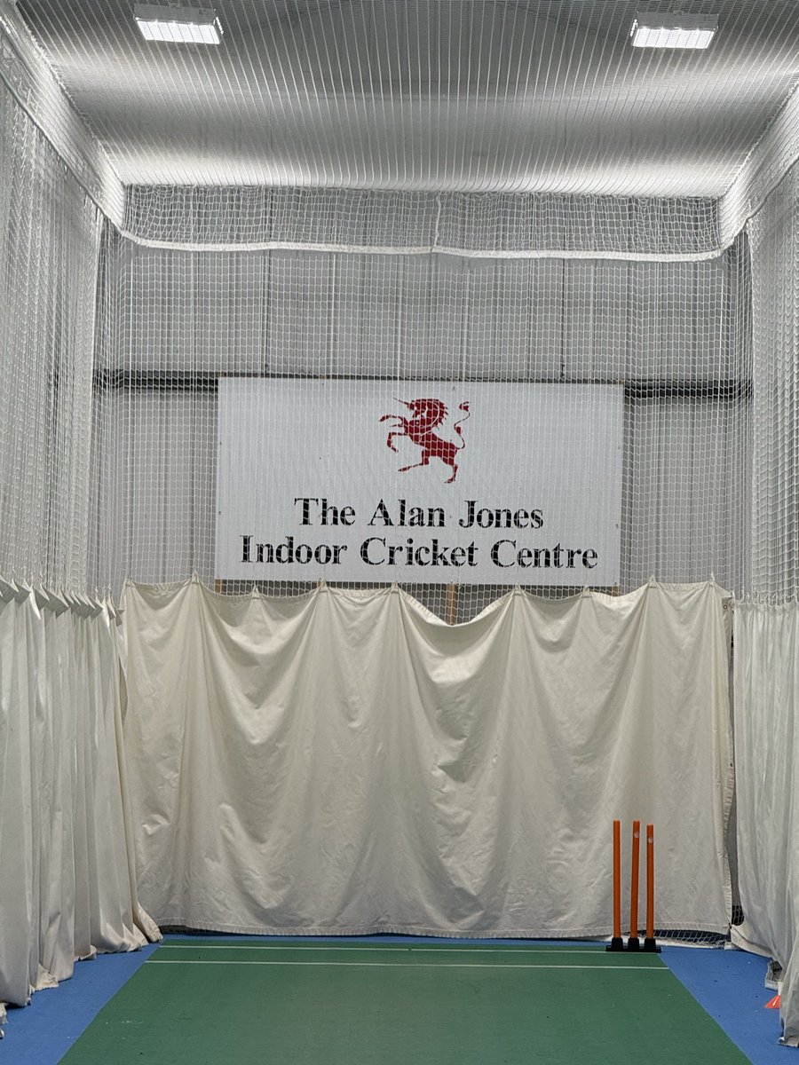 Some brilliant fun again with <a href="/ysgolcalonlan/">Ysgol Calon Lan</a> in our <a href="/LordsTaverners/">Lord's Taverners</a> soft ball sessions!

Some powerful batting on display!

Big thank you to <a href="/GorseinonCC/">Gorseinon CC</a> for allowing us to use the indoor facility!

#CricedASportForAll