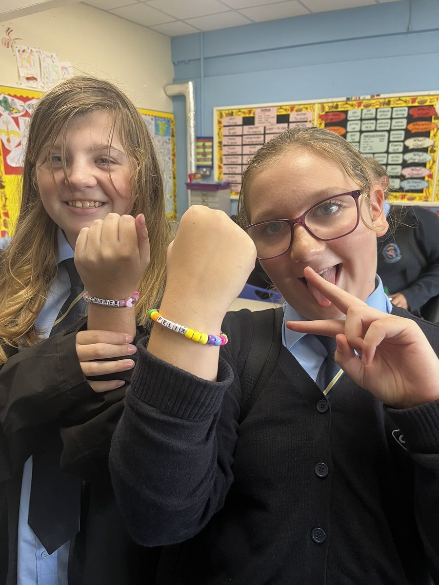 Jewellery club on Tuesday saw more new faces… word is getting around… everyone welcome every Tuesday in Mrs Edwards (Spanish) classroom.