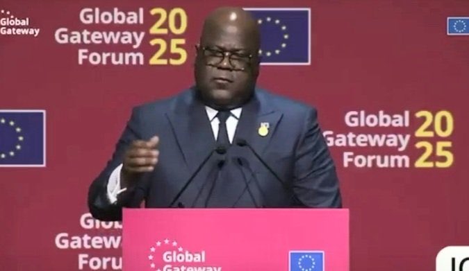 🇨🇩 Ex Cathedra — Quand la parole présidentielle redonne sa verticalité à l’Afrique et au monde. 

Aujourd’hui, à Bruxelles, la voix du Congo s’est élevée Ex Cathedra —
depuis la chaire même où se tissent les équilibres mondiaux et se décident les partenariats de demain.

Le