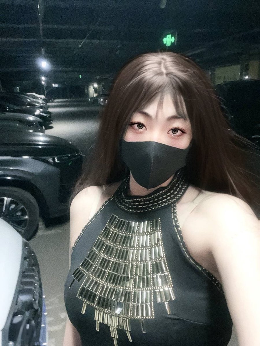 嘿嘿
#伪娘 #男娘 #cd #sissy #户外 #伪街 #女装露出