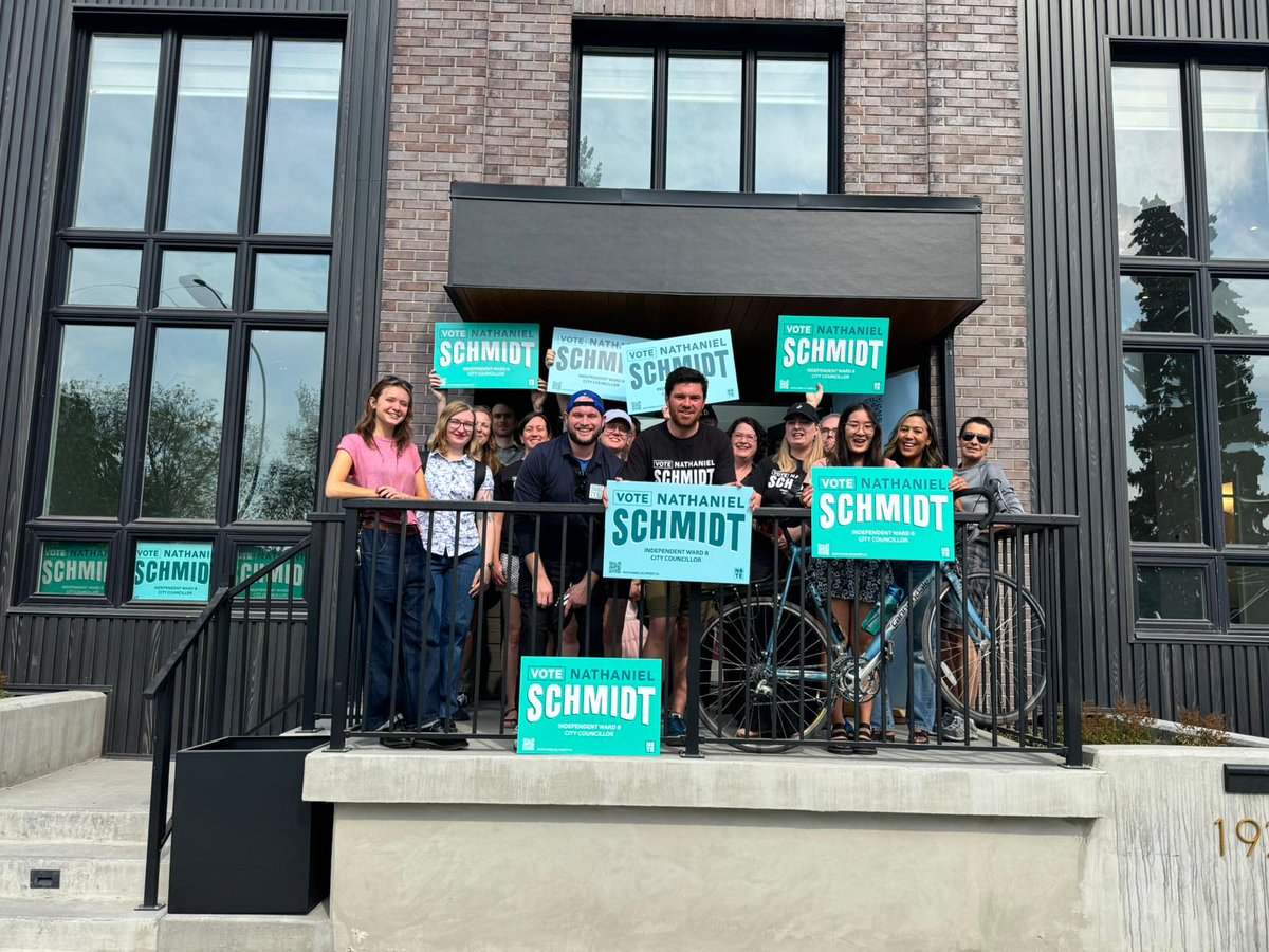 nate_for_8's tweet image. You can't win elections alone, and I've been lucky to have volunteers at the doors who are passionate, fun, and cool.
What more could you ask for?
11 days until e-day. No time like the present to smash that link and join team Nate for 8!
signupgenius.com/go/10C054AA5A6…
#yyc #yyccc