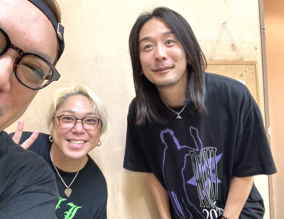 バンド、ファンの皆様、スタッフ、
全員がハッピーな一日でした👍
しかしなぜだ？久々のヘイだったはずなのに猪狩とは久々感がなかったなw