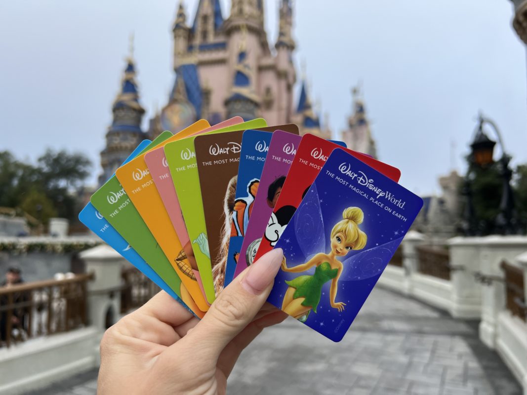 ⚠️ OPGELET: Walt Disney World in Florida heeft de prijzen voor reguliere (Amerikaanse) dagkaarten zojuist verhoogd, maar voor Nederlanders en Belgen is er een 𝐠𝐨𝐞𝐝𝐤𝐨𝐩𝐞𝐫 𝐚𝐥𝐭𝐞𝐫𝐧𝐚𝐭𝐢𝐞𝐟 met Disney Magic Tickets + GRATIS Memory Maker via 👉 discoverthemagic.nl/walt-disney-wo…