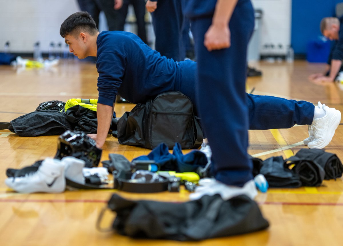 💥𝐖𝐞𝐥𝐜𝐨𝐦𝐞 𝐭𝐨 𝐭𝐡𝐞 𝐆𝐲𝐦💥

Gear inspection. Form check. Dedication tested.

For 𝐂𝐥𝐚𝐬𝐬 𝟐𝟓-𝟔, the standard is clear — gear up or drop down. Every detail counts, and every rep builds readiness.

#ChicagoPolice #PoliceTraining #PoliceAcademy