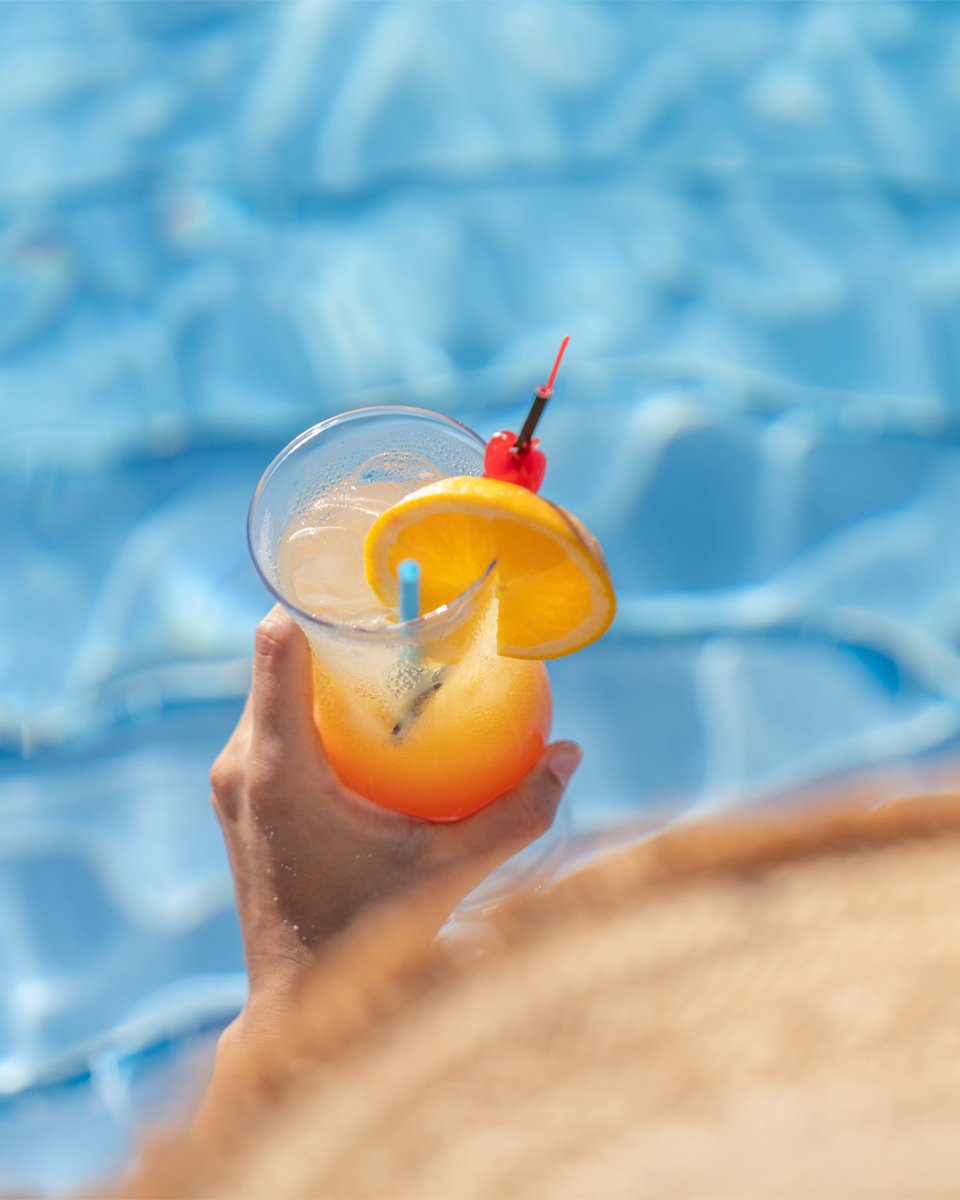 Cocktails in hand, cool splashes by the pool, island vibes all around. 🍹💦 Pool days hit different at Blue Haven.

Book your boutique-style poolside bliss today: bit.ly/3KwZ5ai