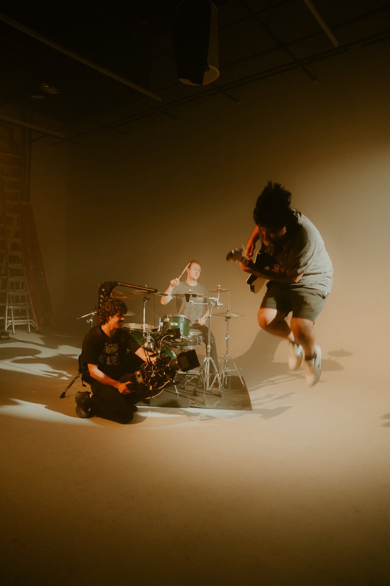 benquadok's tweet image. Surprise! We’re signing and giving away the Reverend guitar that Edgar played in the “Painless” music video. Enter to win + view details via the link in bio. Contest ends Oct 23 at midnight ET! One lucky winner will be selected 🎸