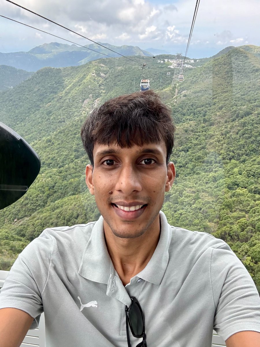 Docker's tweet image. 🚢 Meet the people shaping the Docker community.

Kicking off our new series &apos;From the Captain’s Chair&apos; with @pradumna_saraf, a DevOps &amp;amp; Golang developer who’s been creating Docker content long before becoming a Captain.

Find out what keeps him inspired: docker.com/blog/from-the-…