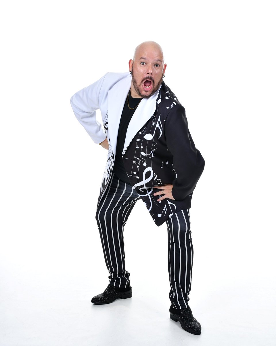 Stay connected at live music. Put your phones down. Just be present. #bepresent #nophones