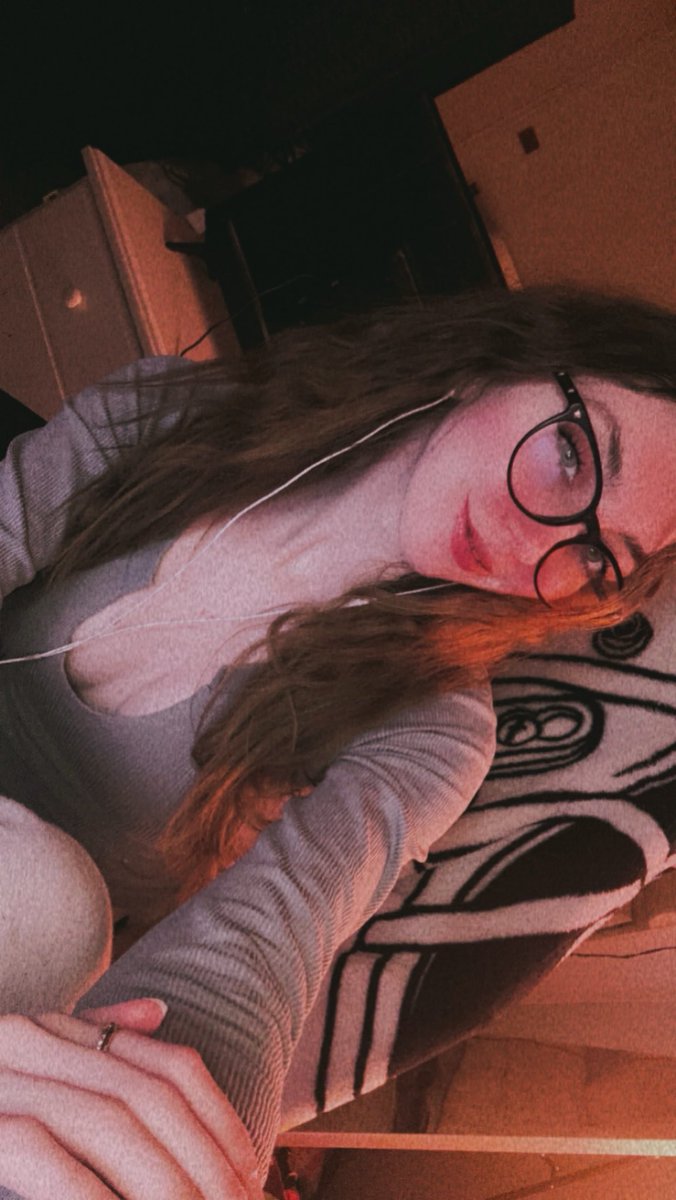 ash_bug16's tweet image. Haven’t done this in a min, happy spooky szn 
Twitch.tv/Ashbug16