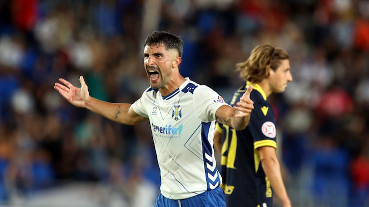 locos_x_eltete's tweet photo. Álvaro González en @diarioas: “Me apetecía este reto: devolver al Tenerife al fútbol profesional y no hablo de Segunda División sino porque no a Primera que es donde lo recuerdo. Hemos formado un grupo entre veteranos y jóvenes que esperemos de su fruto a final de temporada.” https://t.co/DKz19QKUqP