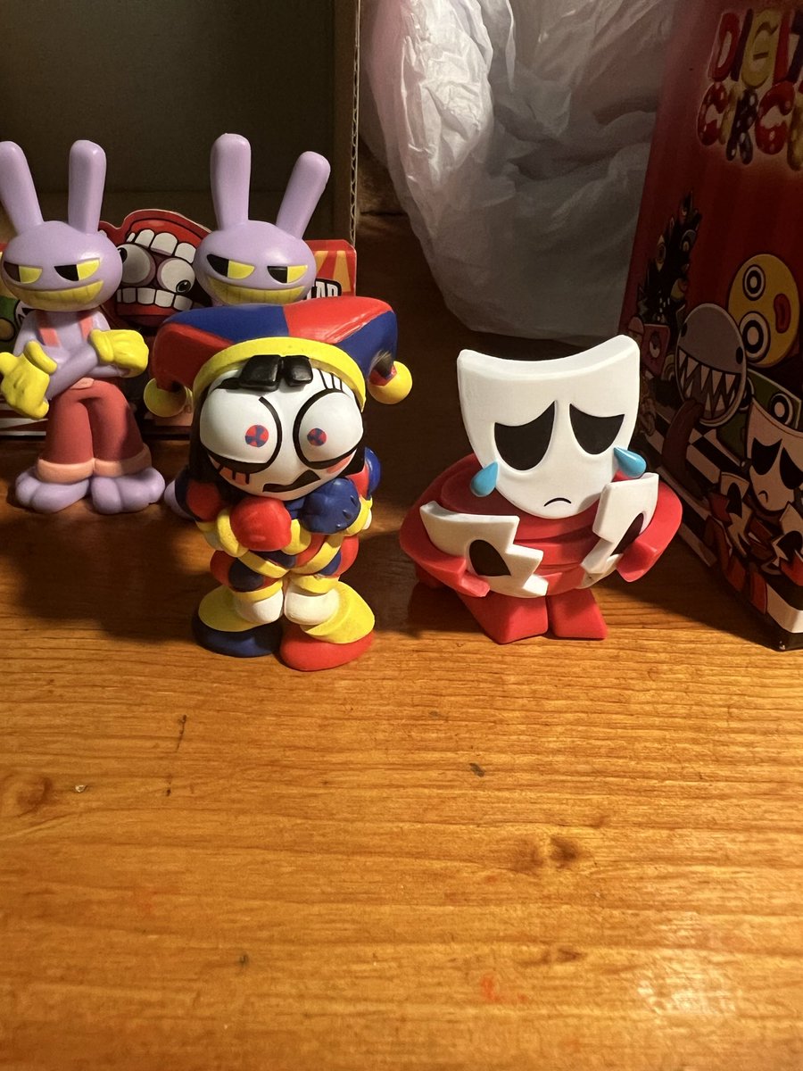 NOT. ONE. KINGER. 

Anyone want these?