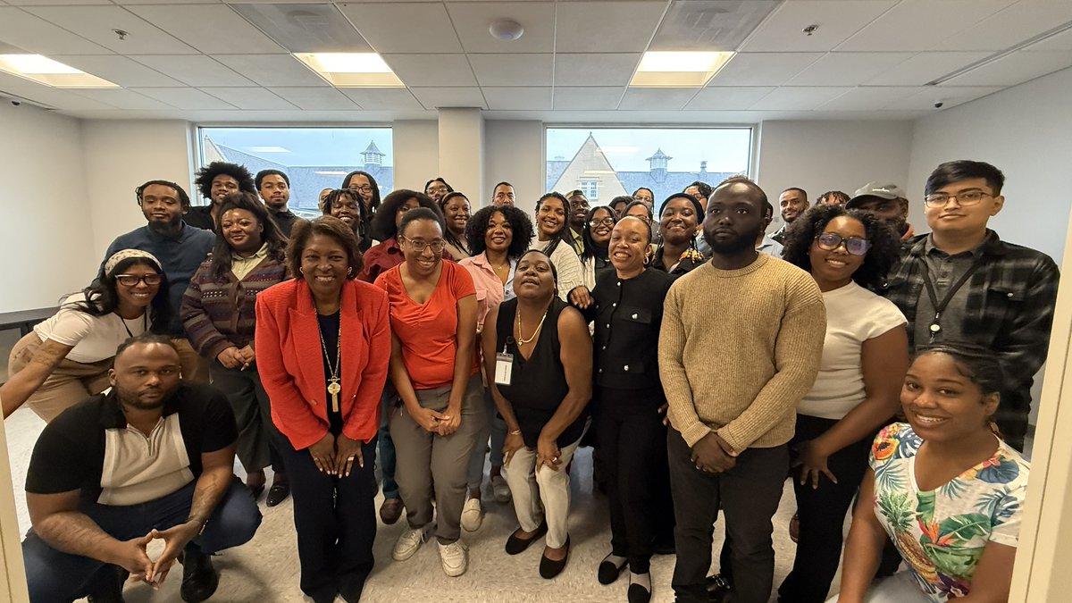 Rosie Allen-Herring recently joined UWNCA Board Member Marty Rodgers for a fireside chat with the first cohort of 50 cybersecurity apprentices at the DC Tech Hub at UDC. The program supports career pathways through education and paid workforce training. #UDC #Cybersecurity