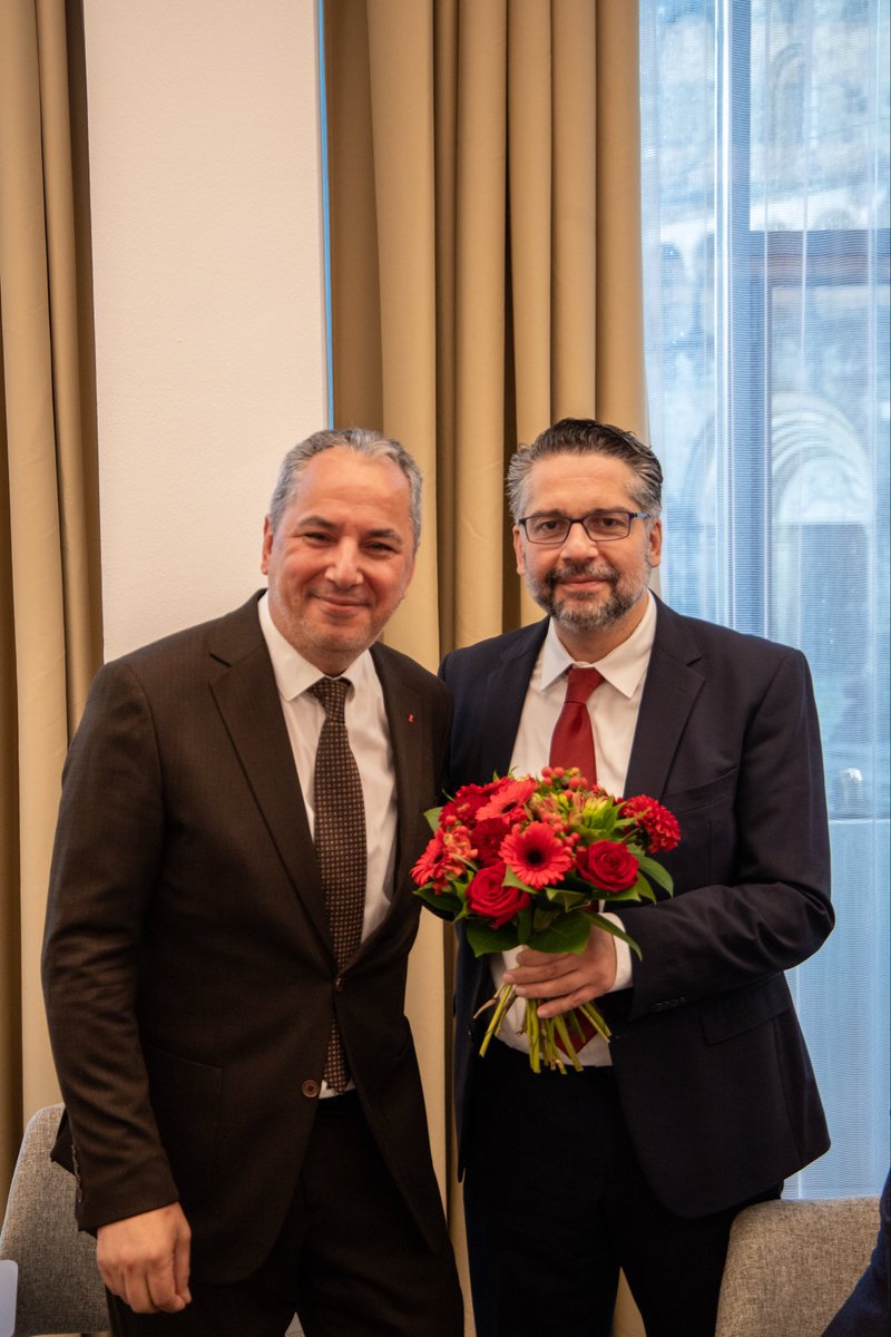 Heute haben wir uns von unserem Abgeordneten und Sprecher für Sport Mehmet Tokmak verabschiedet. Wir danken ihm herzlich für seine hervorragende Arbeit, sein außerordentliches Engagement und tollen Einsatz, den er für den Sport in Bremen und den Stadtteil Gröpelingen gezeigt hat!