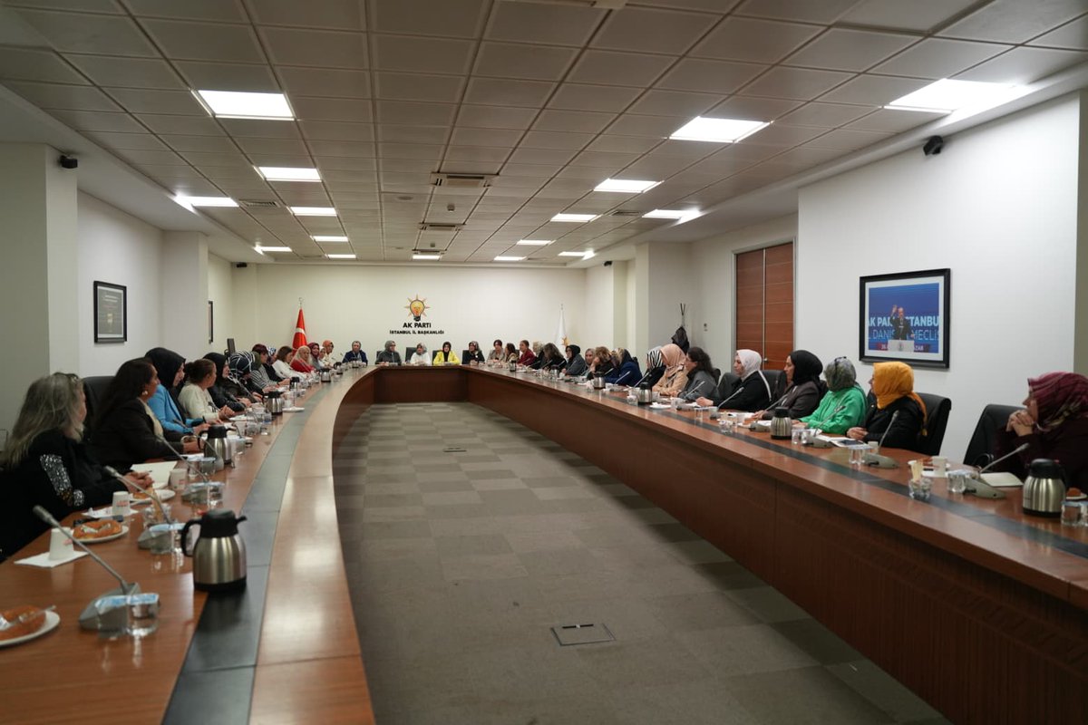 İl Sivil Toplum ve Halkla İlişkiler Birim Başkanımız Tuba Yılmaz'ın başkanlığında gerçekleştirilen Sivil Toplum ve Halkla İlişkiler Birim Toplantısına, Birim Başkanımız Şermin Yüksel katıldı.

📍AK Parti İstanbul İl Başkanlığı