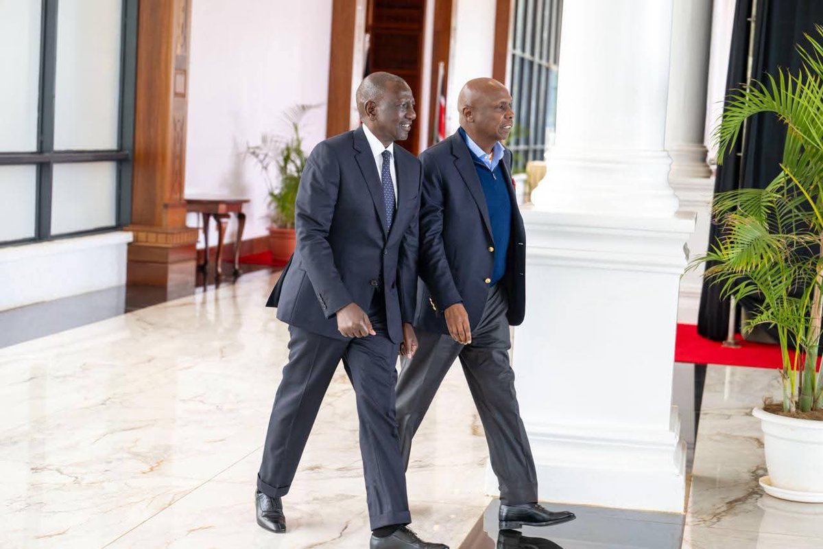 JalangoMwenyewe's tweet photo. Politics… weeee!!! https://t.co/Jf06gXbZsv