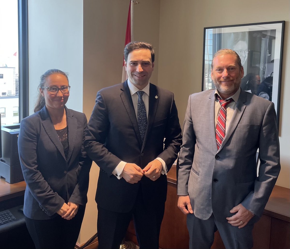 Thank you Parliamentary Secretary ⁦<a href="/pfragiskatos/">Peter Fragiskatos</a>⁩ for meeting with the CFIB today. Merci au secrétaire parlementaire Fragiskatos pour la conversation enrichissante, en compagnie de ⁦<a href="/ChristinaCFIB/">Christina Santini</a>⁩ ⁦<a href="/JasminGuenette/">Jasmin Guenette</a>⁩ et Corinne Pohlmann (virtuel)
