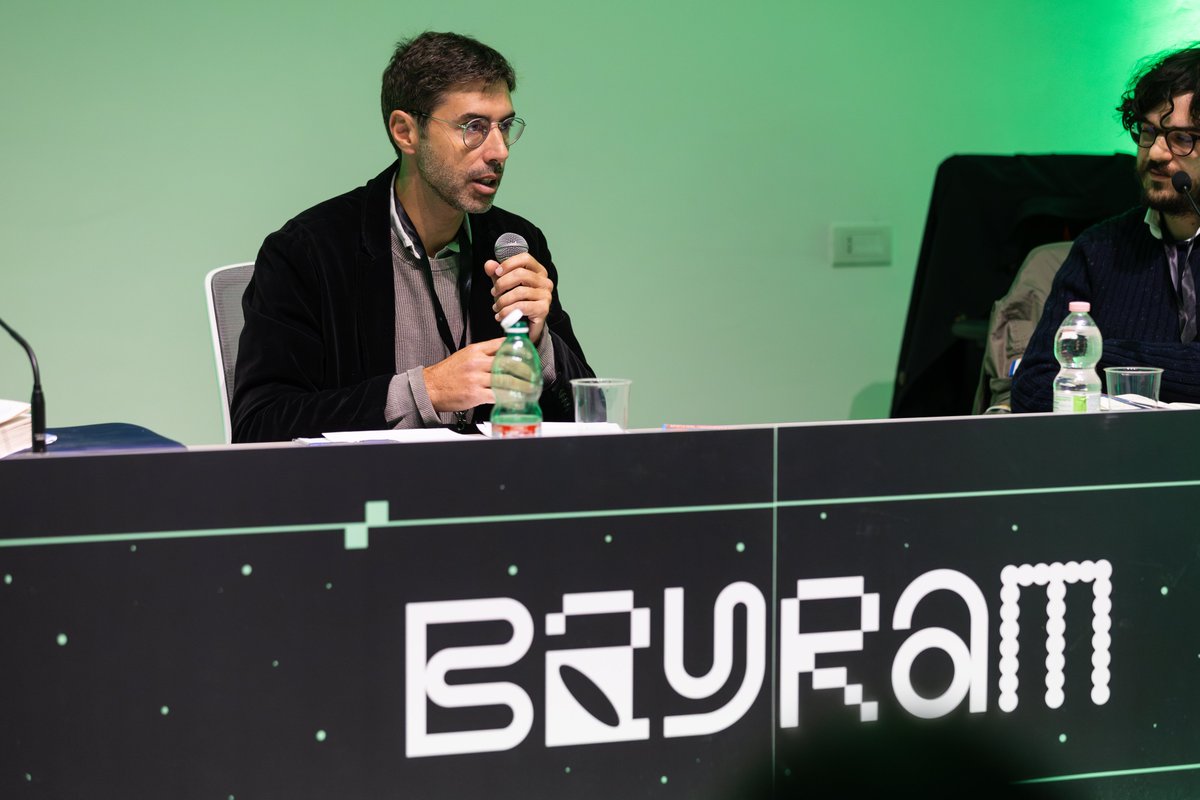 🌌Il mondo che verrà. Gli italiani e il futuro (Laterza) | Leggere il futuro | Sala Graziella Lonardi Buontempo | L’autore Lorenzo Benadusi ha dialogato con Maddalena Alvi e Guido Damini.

#futuro #Bayram #storia #laterza #libro #ucronia