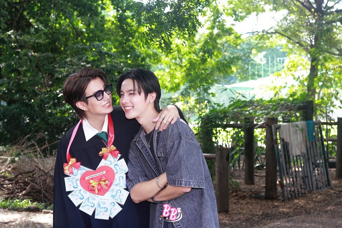 b_a_m_b_a_m_1_8's tweet image. Congratulations naa พี่บัณฑิต นายเก่งมากๆ  🩵
#ForthGraduatedDay
#fforthpcsp 
@forthpcsp