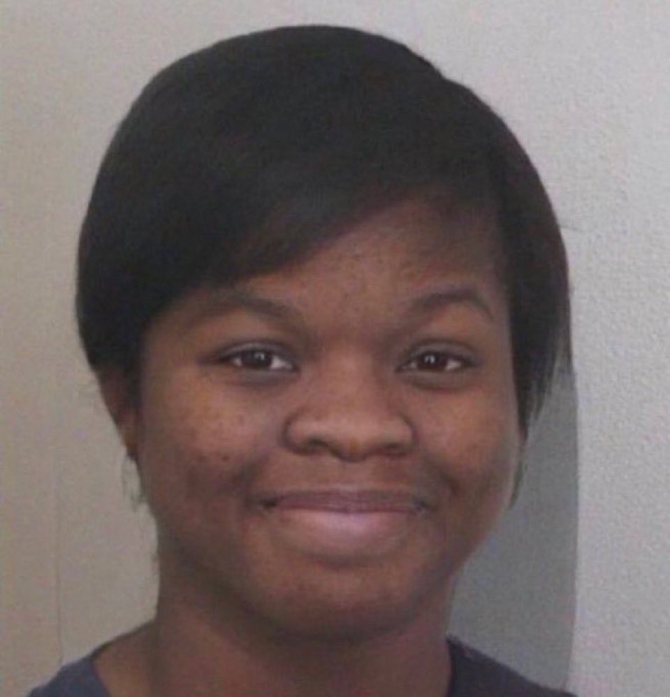 THISLILGARAGE's tweet photo. @ThegirlJT INMATE 626….This is you without the fillers and balancing lmao. You should be the absolute LAST BITCH calling anybody ugly 😂😂😂 bitch look like she sniff mothballs…. Go chill school teacher face having ass. https://t.co/EECi4QOJOg