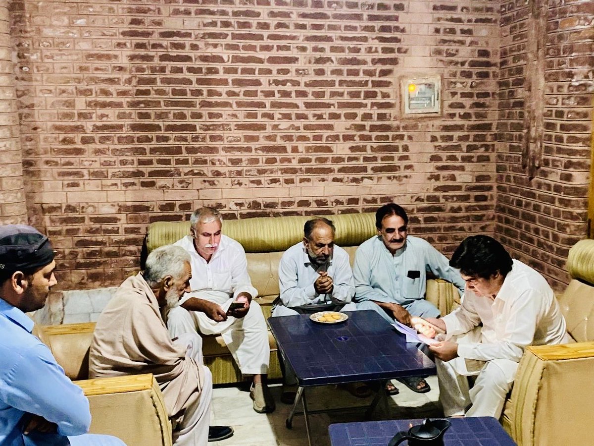 SyedMAliShah_'s tweet image. بدرگہ ہاؤس (نیوز ریلیز)
پاکستان پیپلز پارٹی خیبرپختونخوا کے صوبائی صدر سید محمد علی شاہ باچا نے اپنے حلقے کے دورے کے دوران مختلف وفود سے ملاقاتیں کیں، جن میں عوامی مسائل، ترقیاتی منصوبوں اور علاقے کی موجودہ صورتحال پر تفصیلی گفتگو ہوئی۔
سید محمد علی شاہ باچا نے کہا کہ پاکستان…