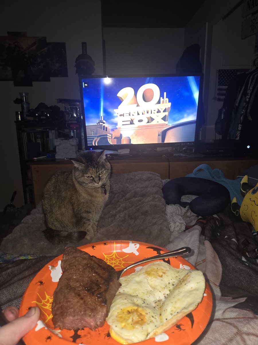 Enjoying this nice rainy day eating steak and eggs and watching the 2005 robot movie, and I got an announcement nim streaming dying light the beast with my friend this Saturday on twitch 2pm PST. I'm trying to steam more hope to see some of you there ☺️