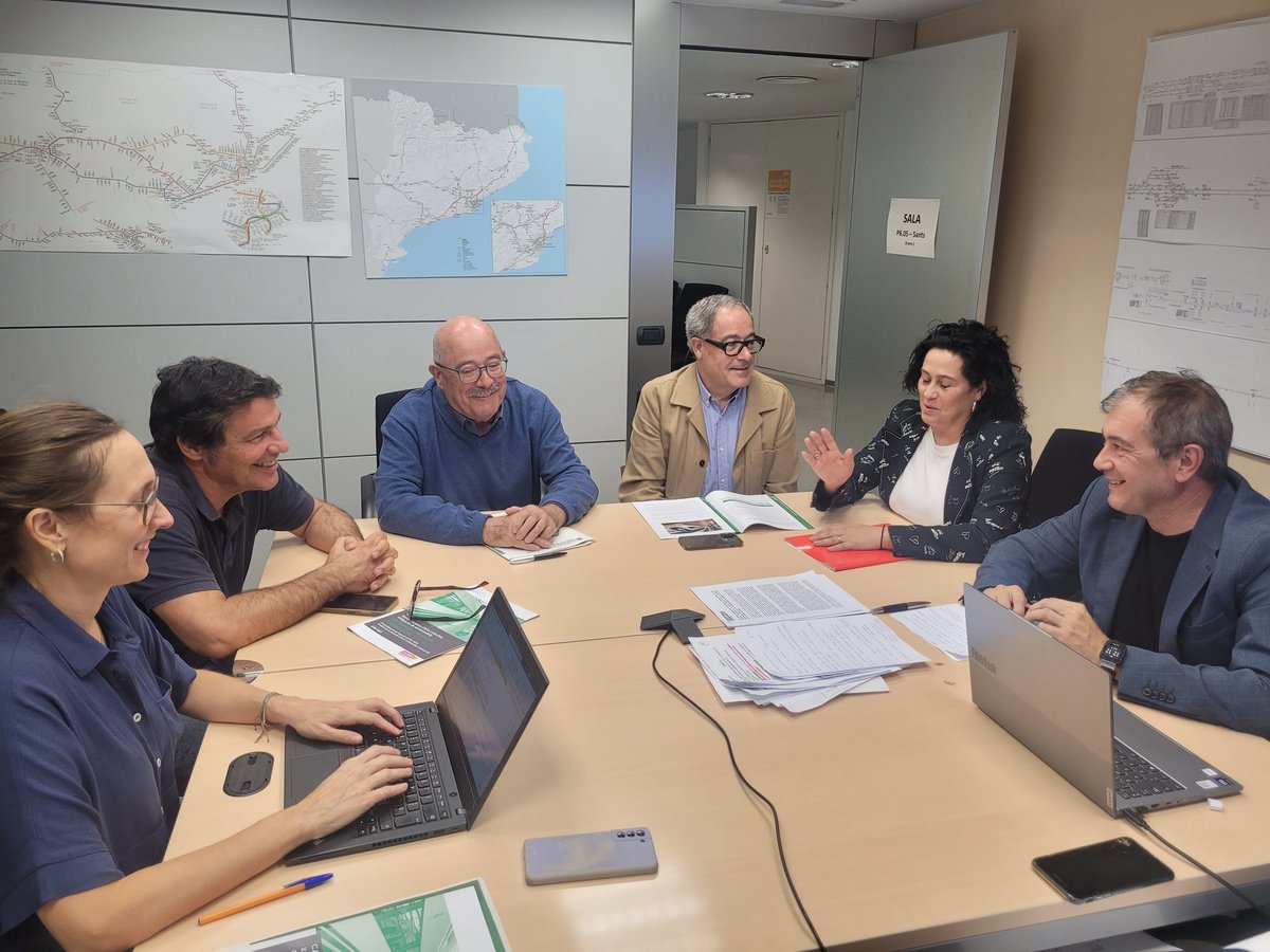 Avui reunió de treball amb <a href="/territoricat/">Territori</a> <a href="/manelnadal63/">Manel Nadal Farreras</a> <a href="/peremacias1/">pere macias i arau</a> per tractar els aspectes tècnics per la possible implantacio del projecte de <a href="/ccoocatalunya/">CCOO de Catalunya</a> CATAV Xarxa Catalana d'alta Velocitat, un tren per la classe treballadora. <a href="/ccoocatalunya/">CCOO de Catalunya</a>