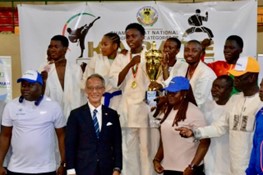 🇯🇵 9/28、長島大使はCNOSB武道館で開催された空手道全国大会の決勝戦を観戦しました。この取り組みが両国の文化・スポーツ分野の協力関係の強化につながることを期待しています。#JaponauBurkina
URL: bf.emb-japan.go.jp/itpr_ja/00_000…