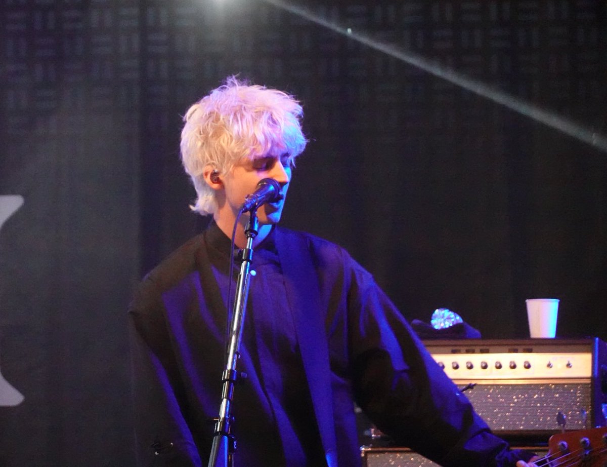 wallhaler's tweet image. missing inhaler tour