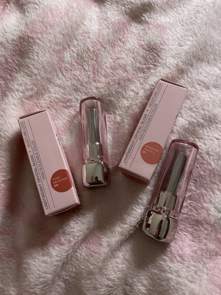 forvitle's tweet image. sp tau ada yg mauk guys wardah glossicle peptide balm shade 01 sparkling peach sama 04 pome milkshake 60k ajaa dapet duwa 😻🫶🏻

bru kepake segitu guyss ak jual karna ternyata ak lebih cocok sm yg merah bata 😔☝🏻