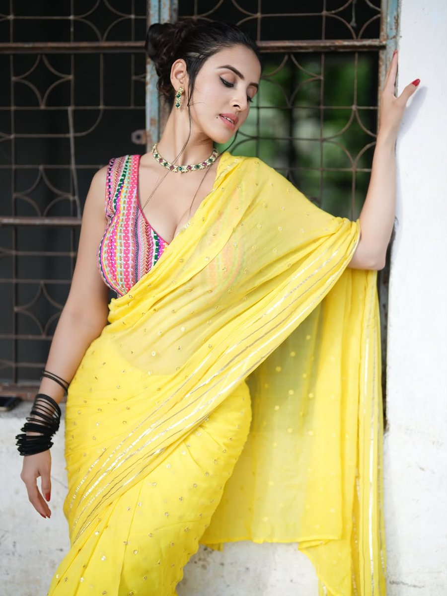 OnlyHeroines's tweet image. Priyanka Kholgade 😘😻