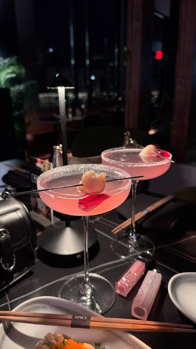 Tomorrow is Friday, a day to relax and have a drink with your friends. 

Add "Drinks" to your calendar and let your subs do the work. 😎🥂