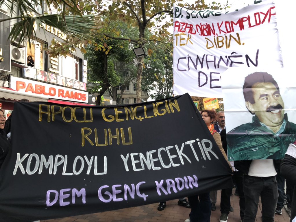 demgenckadin_'s tweet image. 📍İstanbul 

APOCU GENÇLİĞİN RUHU KOMPLOYU YENECEKTİR !