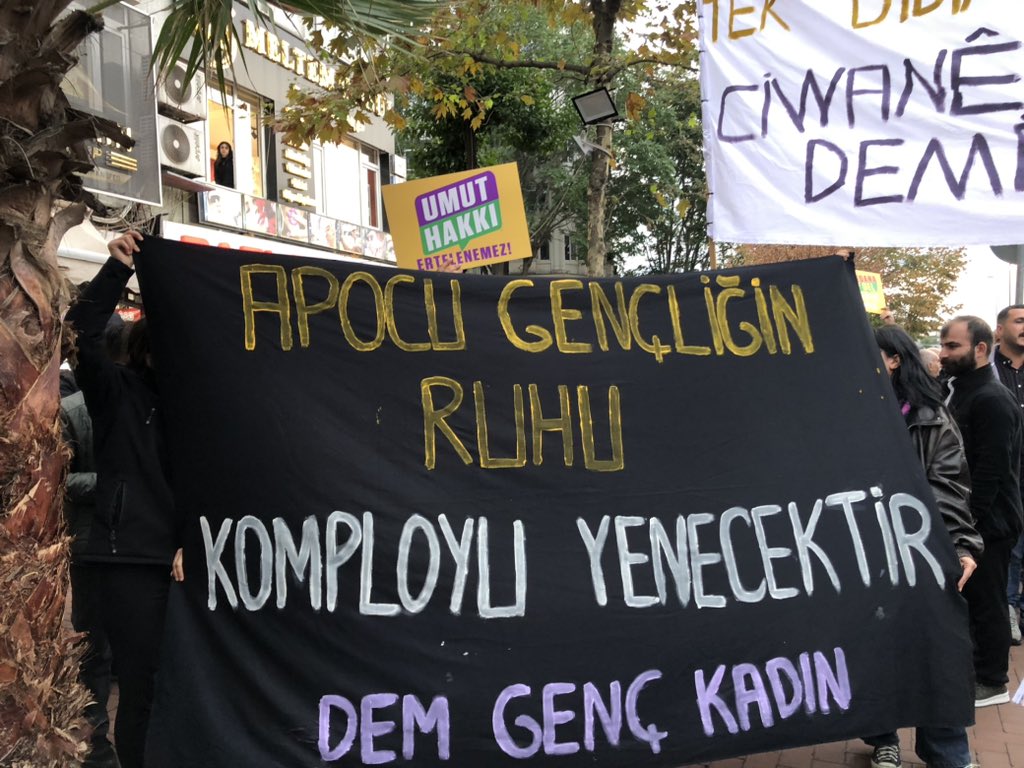 demgenckadin_'s tweet image. 📍İstanbul 

APOCU GENÇLİĞİN RUHU KOMPLOYU YENECEKTİR !