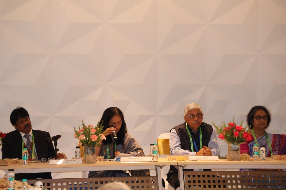 ControllerDot's tweet image. Honorable Prime Minister Shri Narendra Modi inaugurated the 9th edition of the India Mobile Congress (IMC) 2025 — Asia’s largest telecom, media, and technology event — on 8th October 2025 at Yashobhoomi, New Delhi.

On the sidelines of IMC 2025, a high level CGCA Conference was…