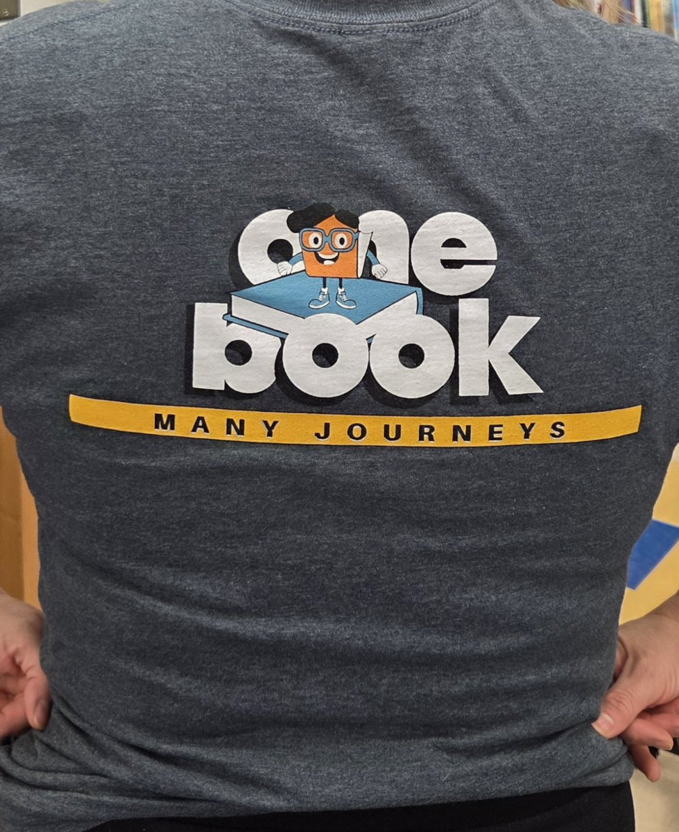 MrsMediaJTE's tweet image. Love representing in my shirt from @LibraryCurrent! @emapbc @pbcsd #lovemylibraryPBCSD #proudmediaspecialist