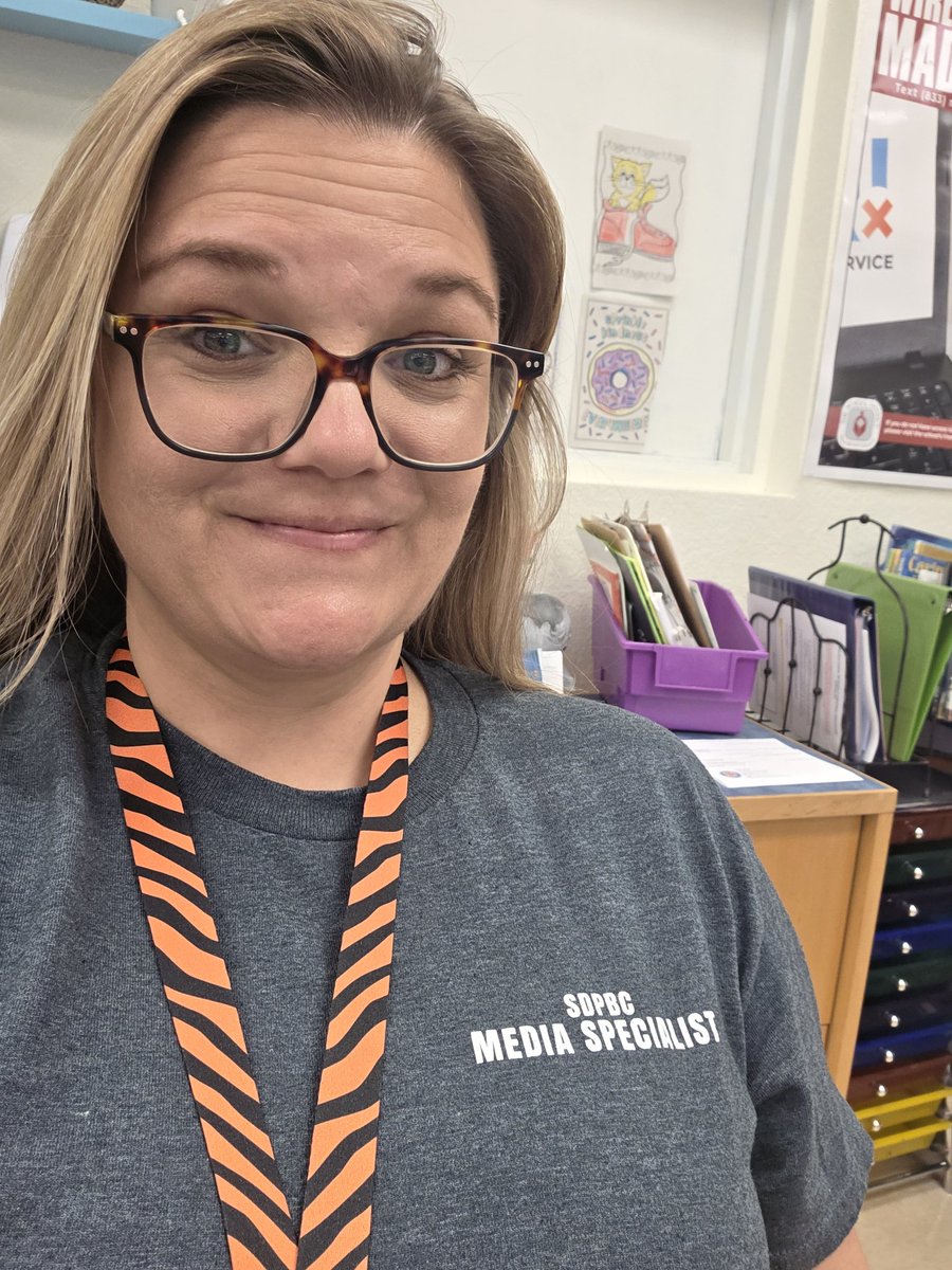 MrsMediaJTE's tweet image. Love representing in my shirt from @LibraryCurrent! @emapbc @pbcsd #lovemylibraryPBCSD #proudmediaspecialist