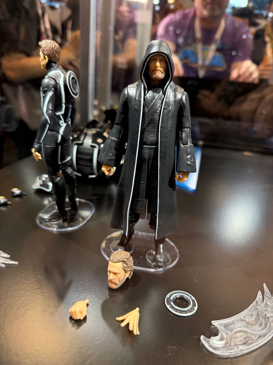 preterniadotcom's tweet image. Hasbro Tron Legacy 6” Series.