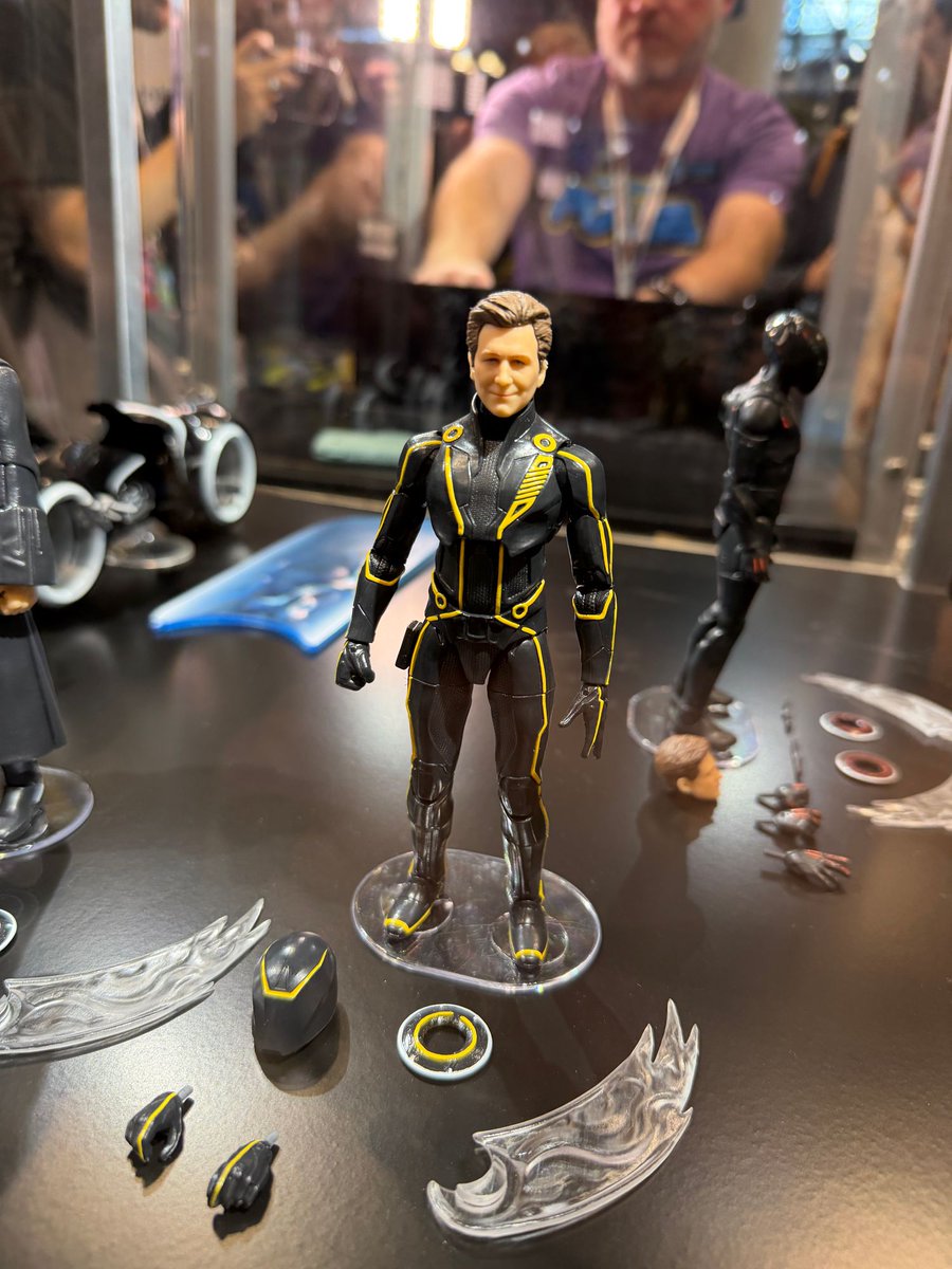 preterniadotcom's tweet image. Hasbro Tron Legacy 6” Series.