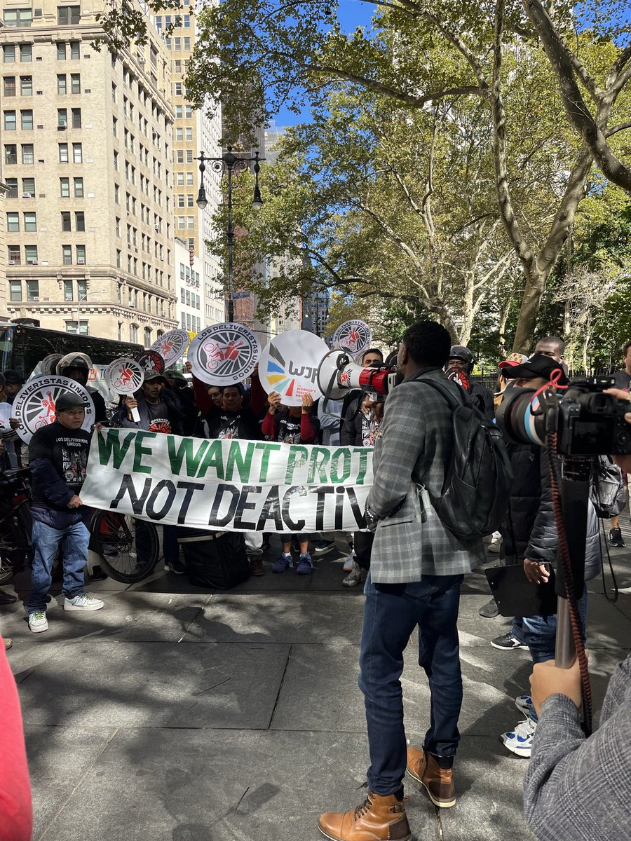 workersjusticep's tweet image. Once again, we’re out here with @JustinBrannan, @NYCComptroller Brad Lander, and @JumaaneWilliams calling for @NYCCouncil to Pass Int 1332 to stop unjust firings and punishment of deliveristas!