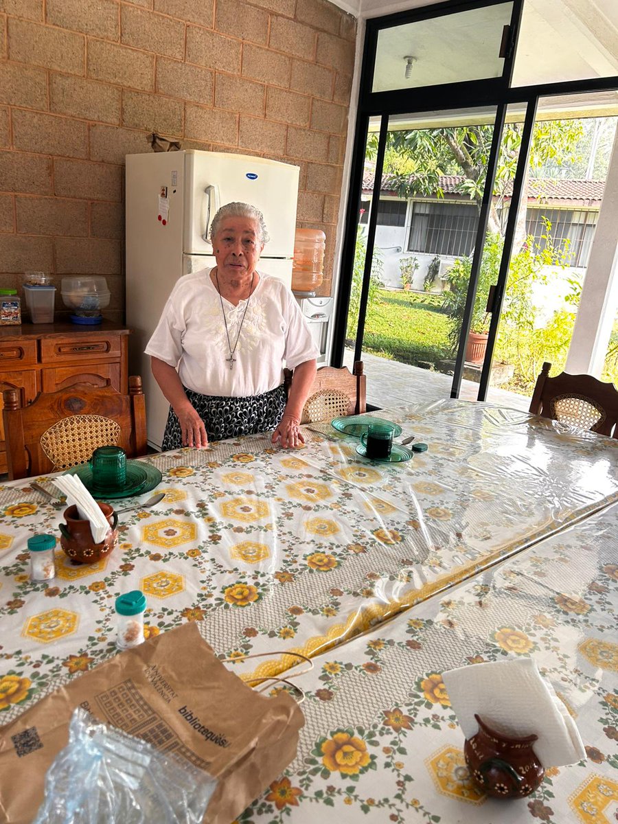 ongdFundEO's tweet image. Carmina, voluntaria de FundEO que repite, envía las primeras imágenes de su nuevo destino: su alojamiento  y el centro universitario donde  realiza labores de documentación y creación de proyectos ecológicos.
🛬País: México
📍Lugar: CUVAQH
#ongd  #voluntariadointernacional