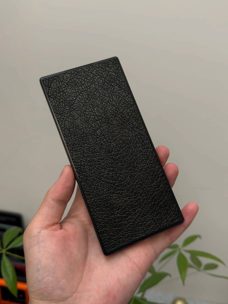 Papers_app's tweet image. Leather Wallpaper 🫴 🧱 #Leather #Wallpaper