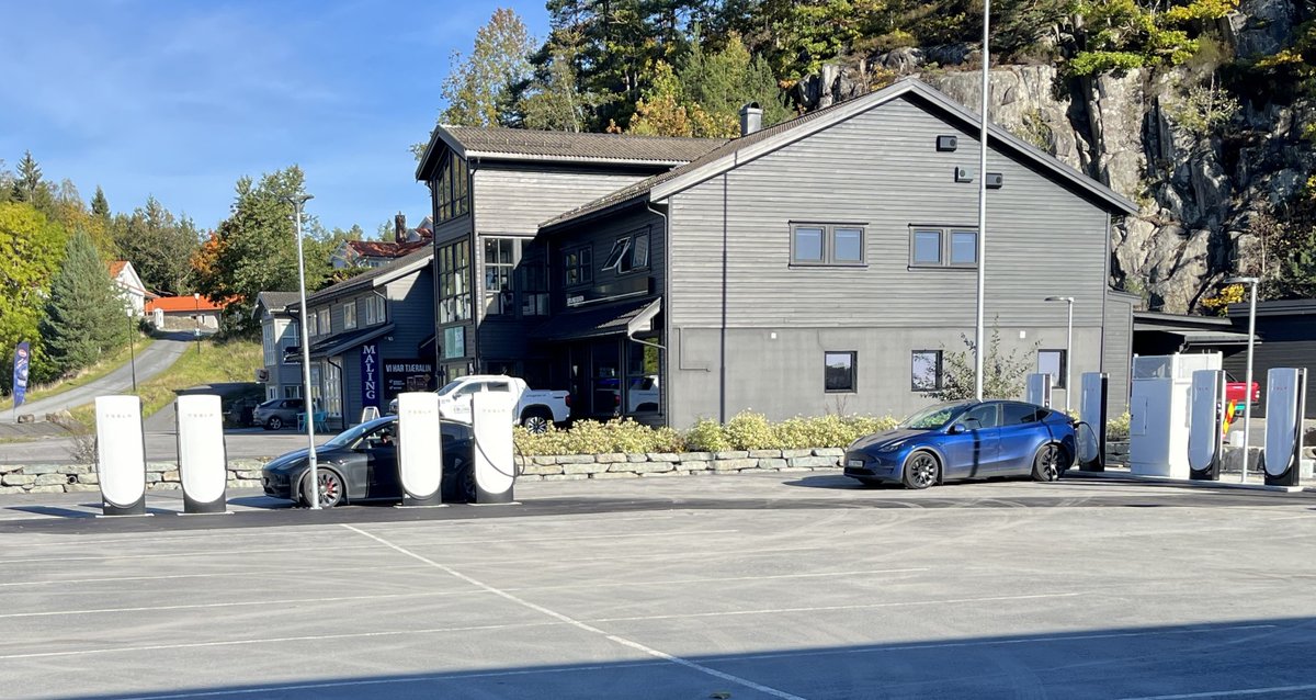 TeslaCharging's tweet image. New Tesla Supercharger: Tvedestrand, Norway (12 stalls) 
tesla.com/en_eu/findus?l…