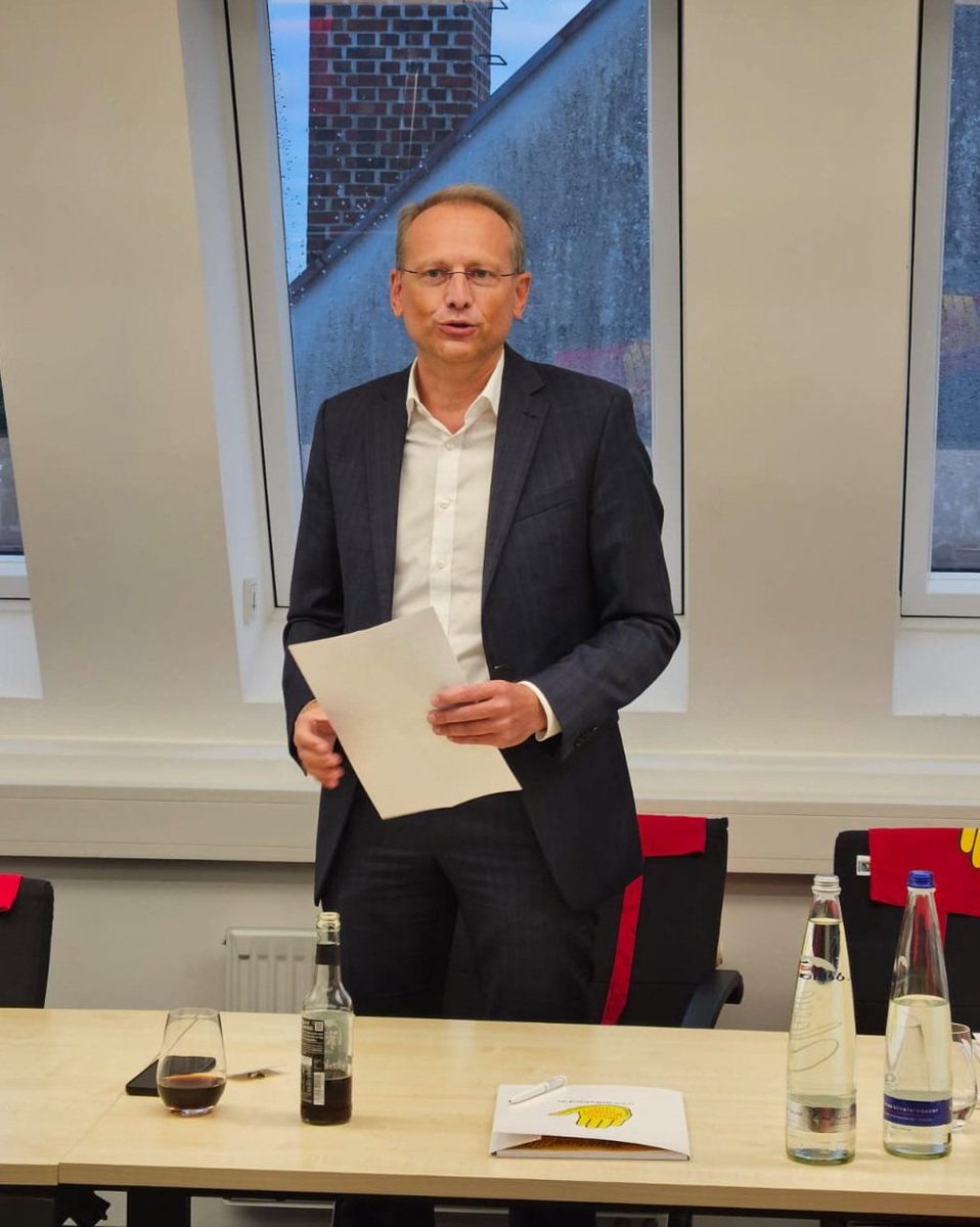 Heute durfte ich zum Start der Reihe „Arbeit gegen Diskriminierung“ sprechen! 💛✊
Eine starke Initiative vom DGB München &amp; Gelbe Hand, die über 2,5 Jahre Aufklärung, Vernetzung &amp; Handlung in die Betriebe bringt. 💼🤝
Diskriminierung hat keinen Platz in unserer Arbeitswelt! 💪